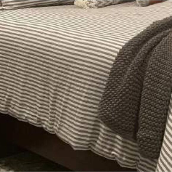 Casaluna heavyweight linen blend full queen comforter grey/white stripe - Picture 3 of 11